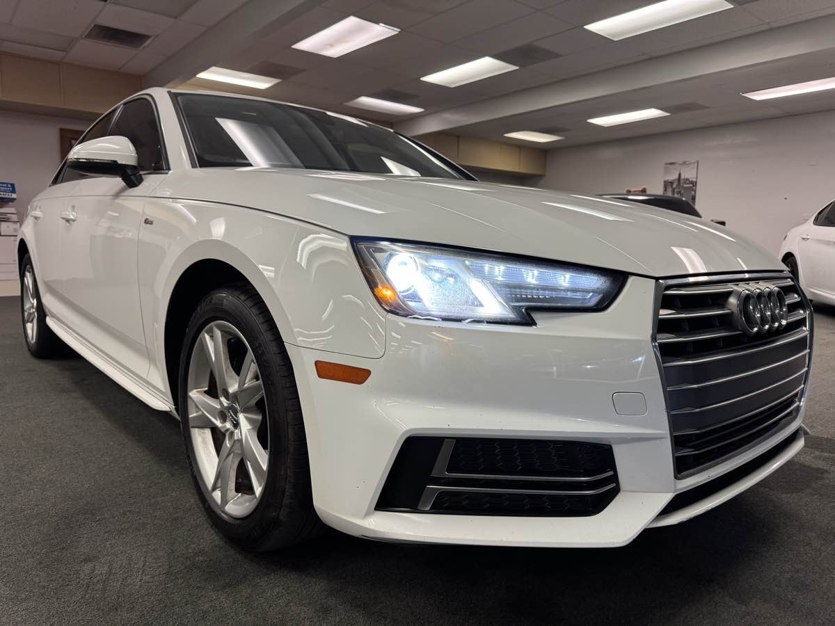 2018 Audi A4 Premium photo 8