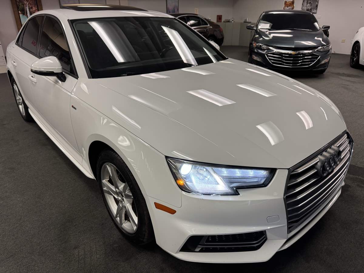 2018 Audi A4 Premium photo 9
