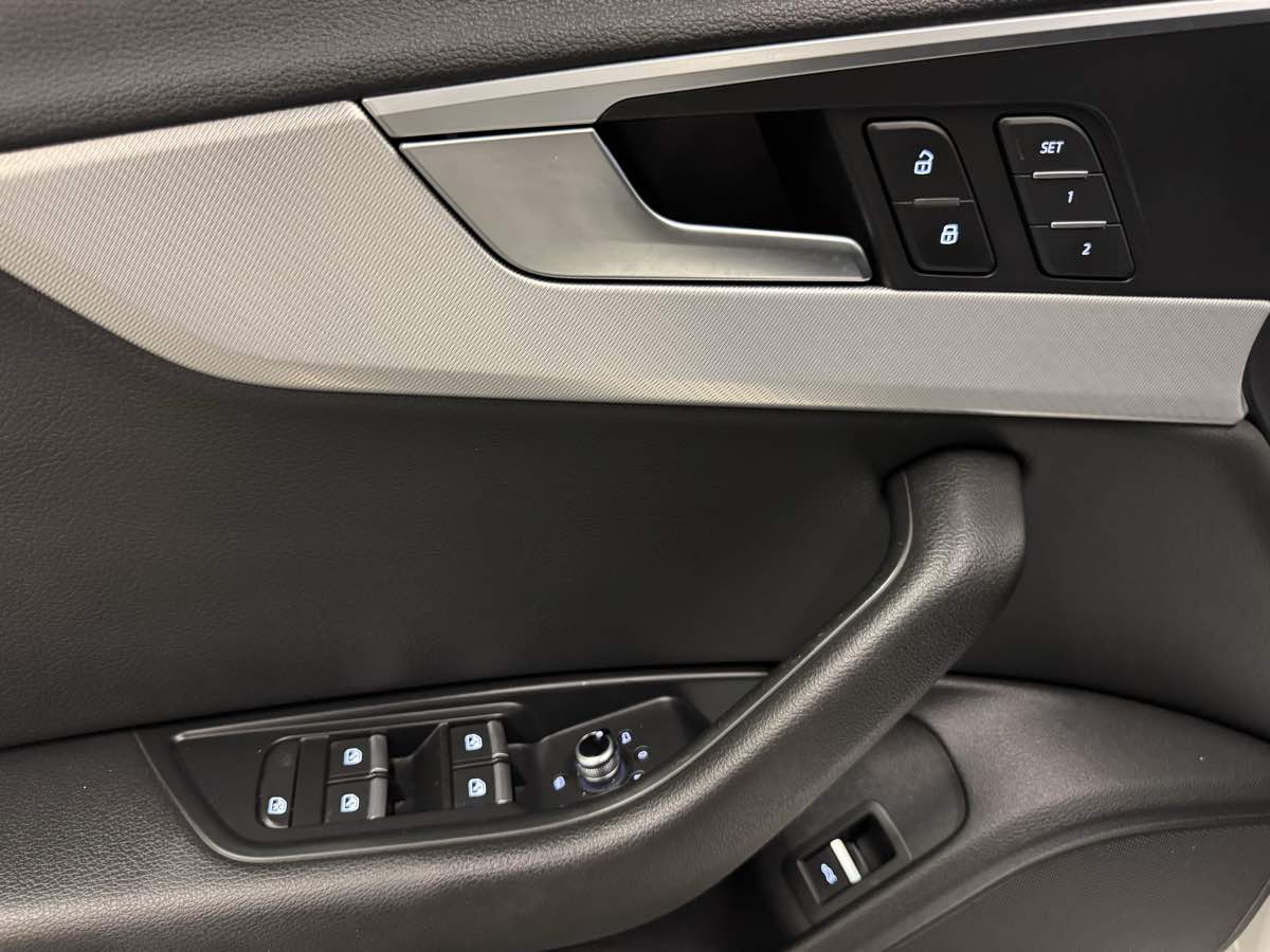 2018 Audi A4 Premium photo 27