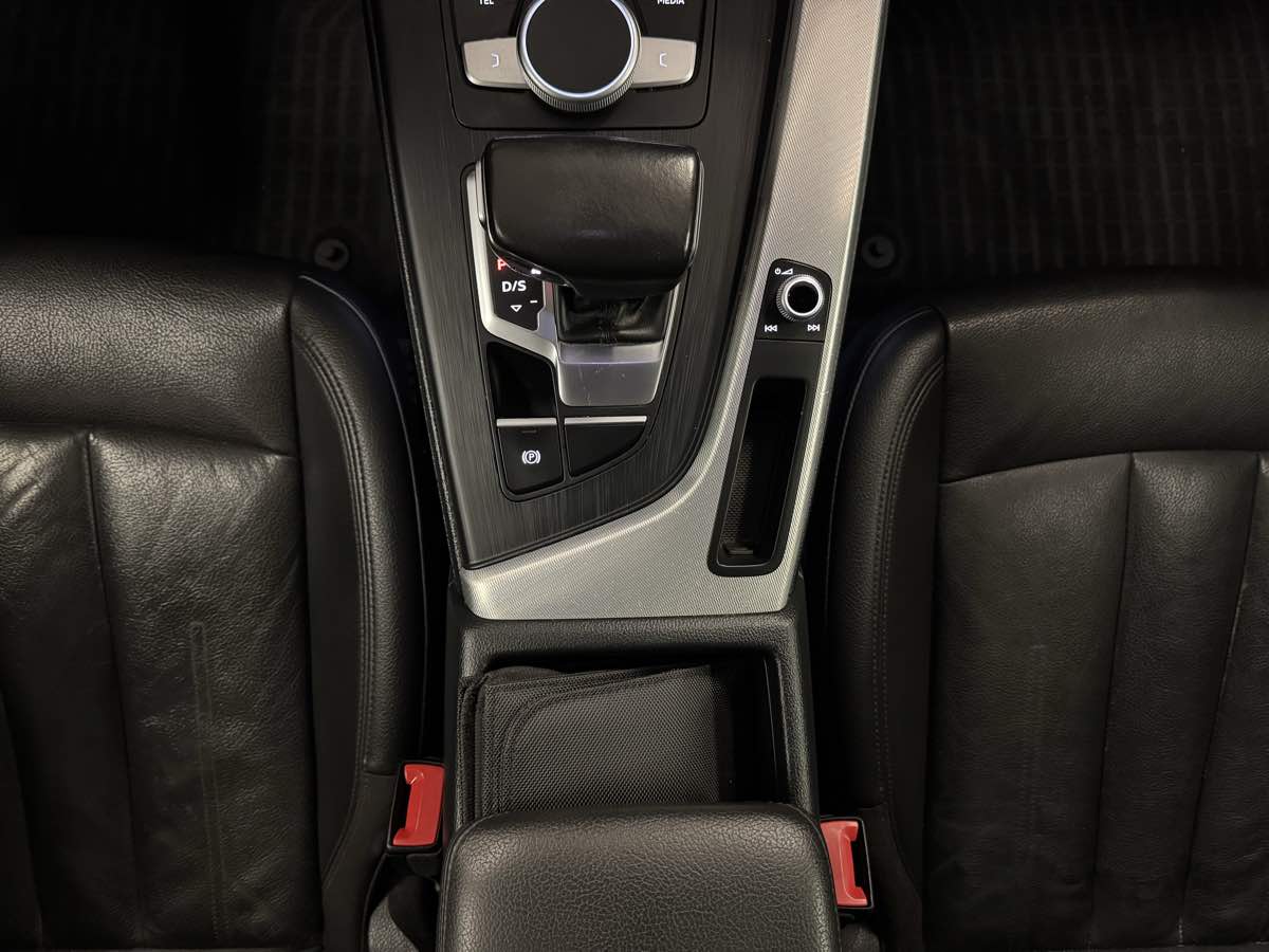 2018 Audi A4 Premium photo 37