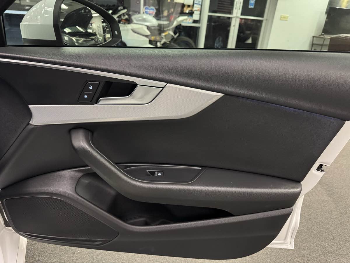 2018 Audi A4 Premium photo 40