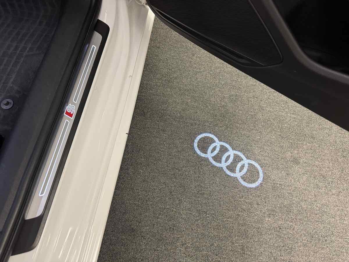 2018 Audi A4 Premium photo 41