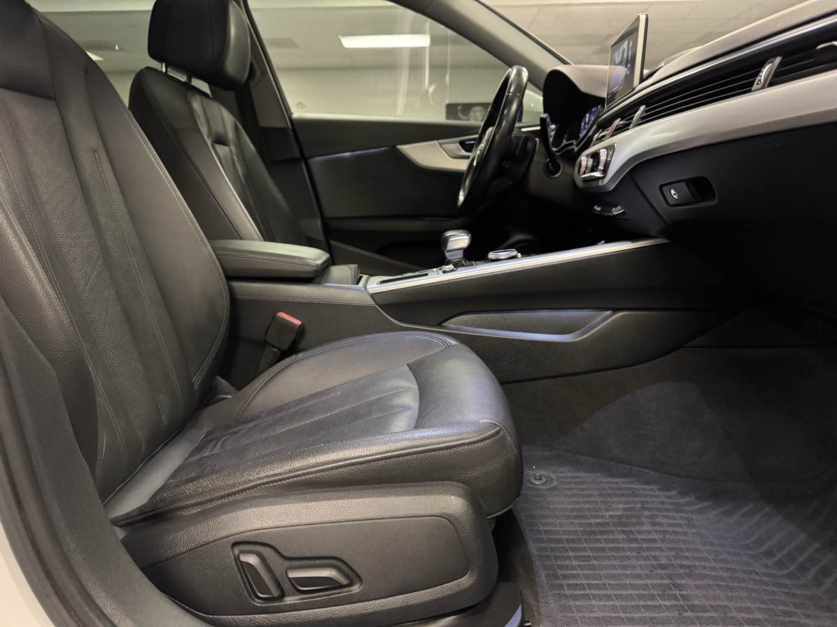 2018 Audi A4 Premium photo 42