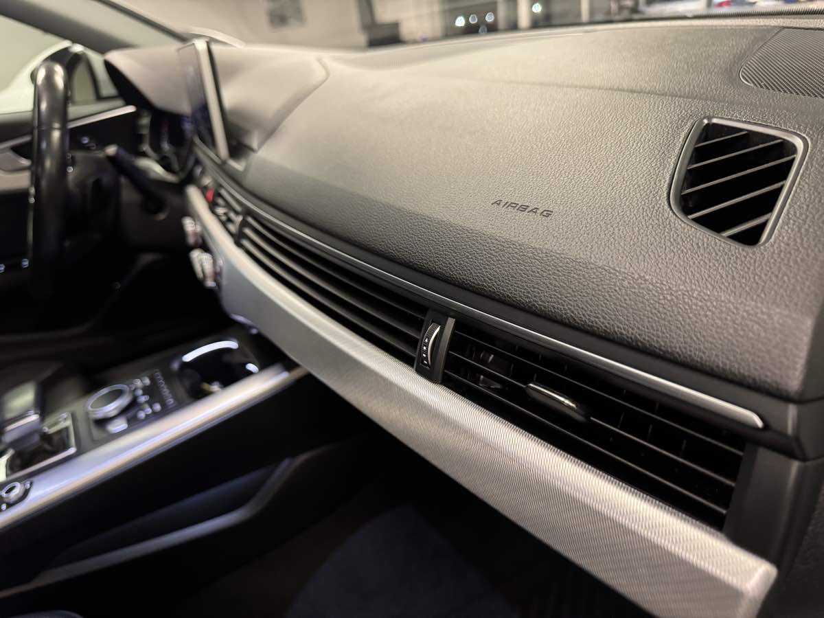 2018 Audi A4 Premium photo 44