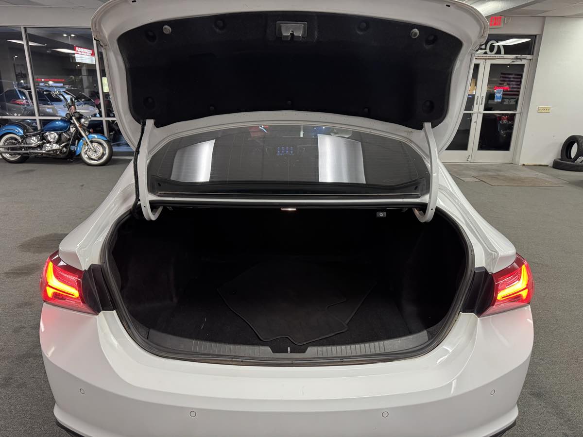 2022 Chevrolet Malibu Sport photo 8