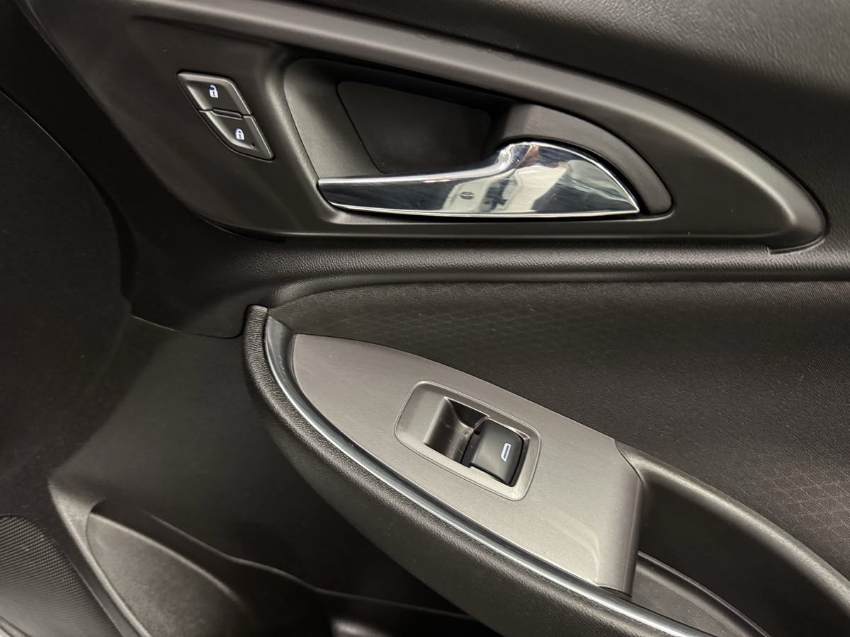 2022 Chevrolet Malibu Sport photo 30