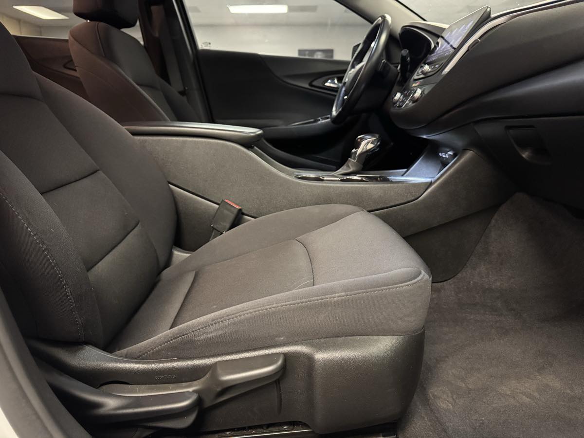 2022 Chevrolet Malibu Sport photo 31