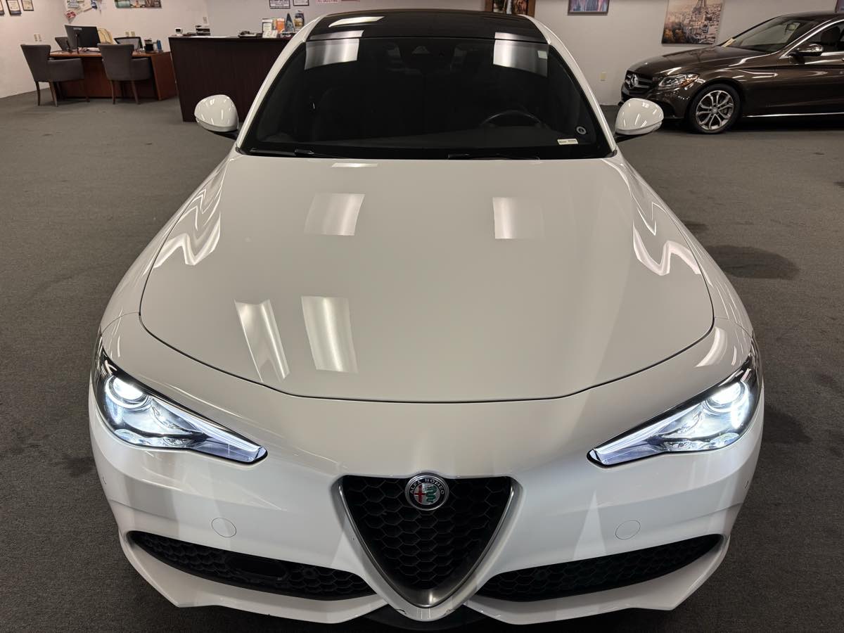 2023 Alfa Romeo Giulia Ti photo 5