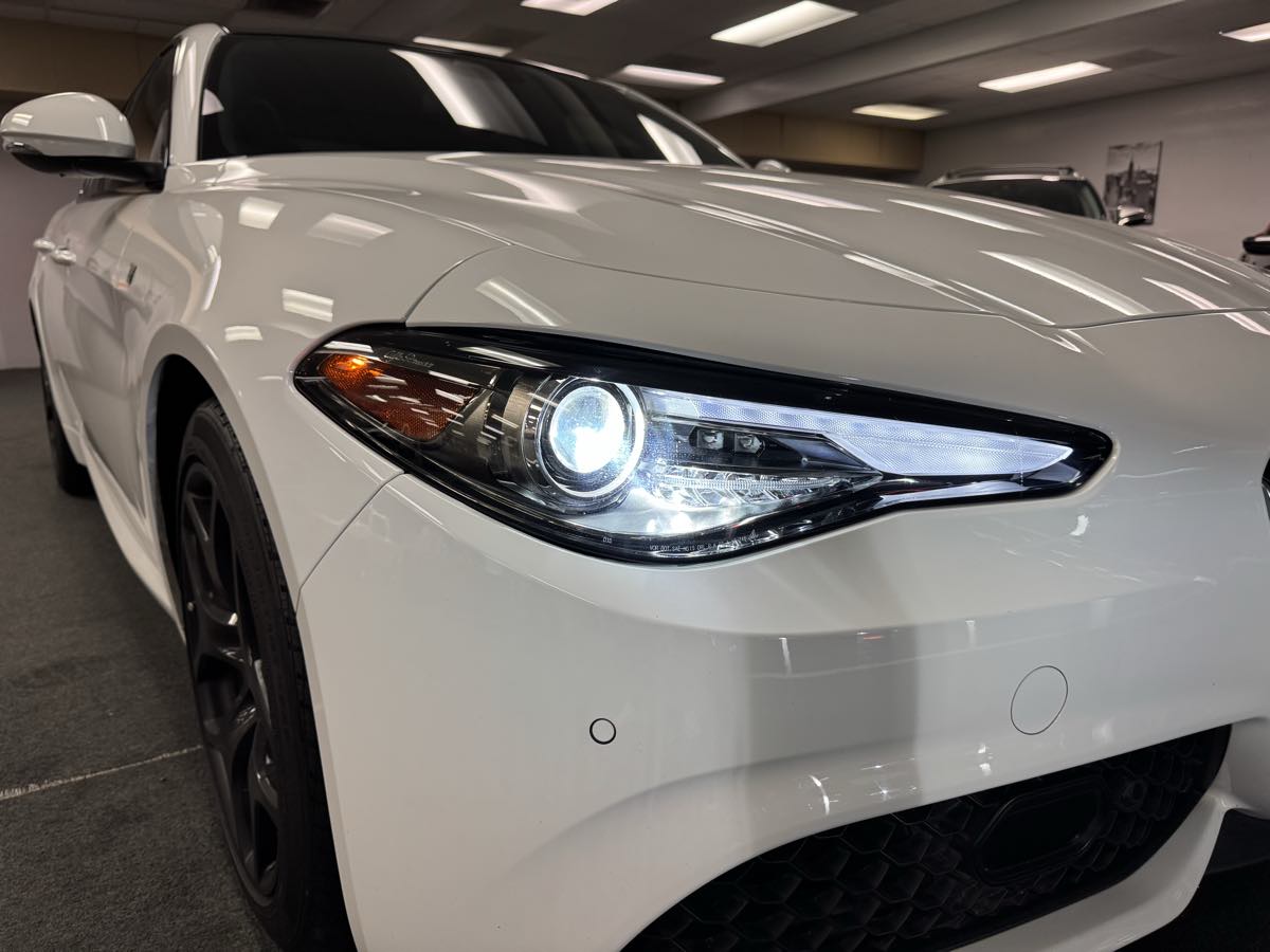 2023 Alfa Romeo Giulia Ti photo 9