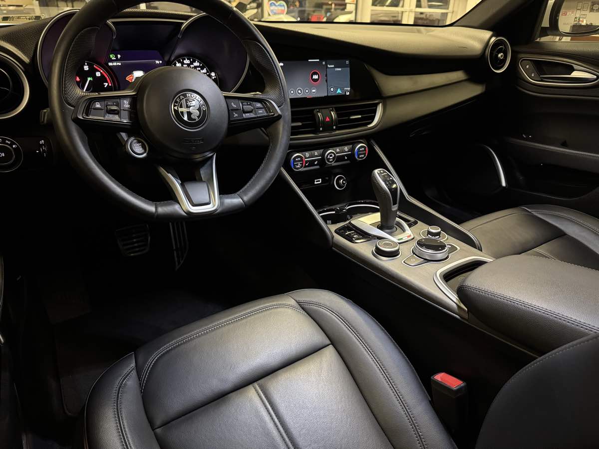 2023 Alfa Romeo Giulia Ti photo 34