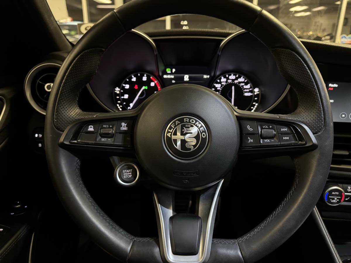 2023 Alfa Romeo Giulia Ti photo 37