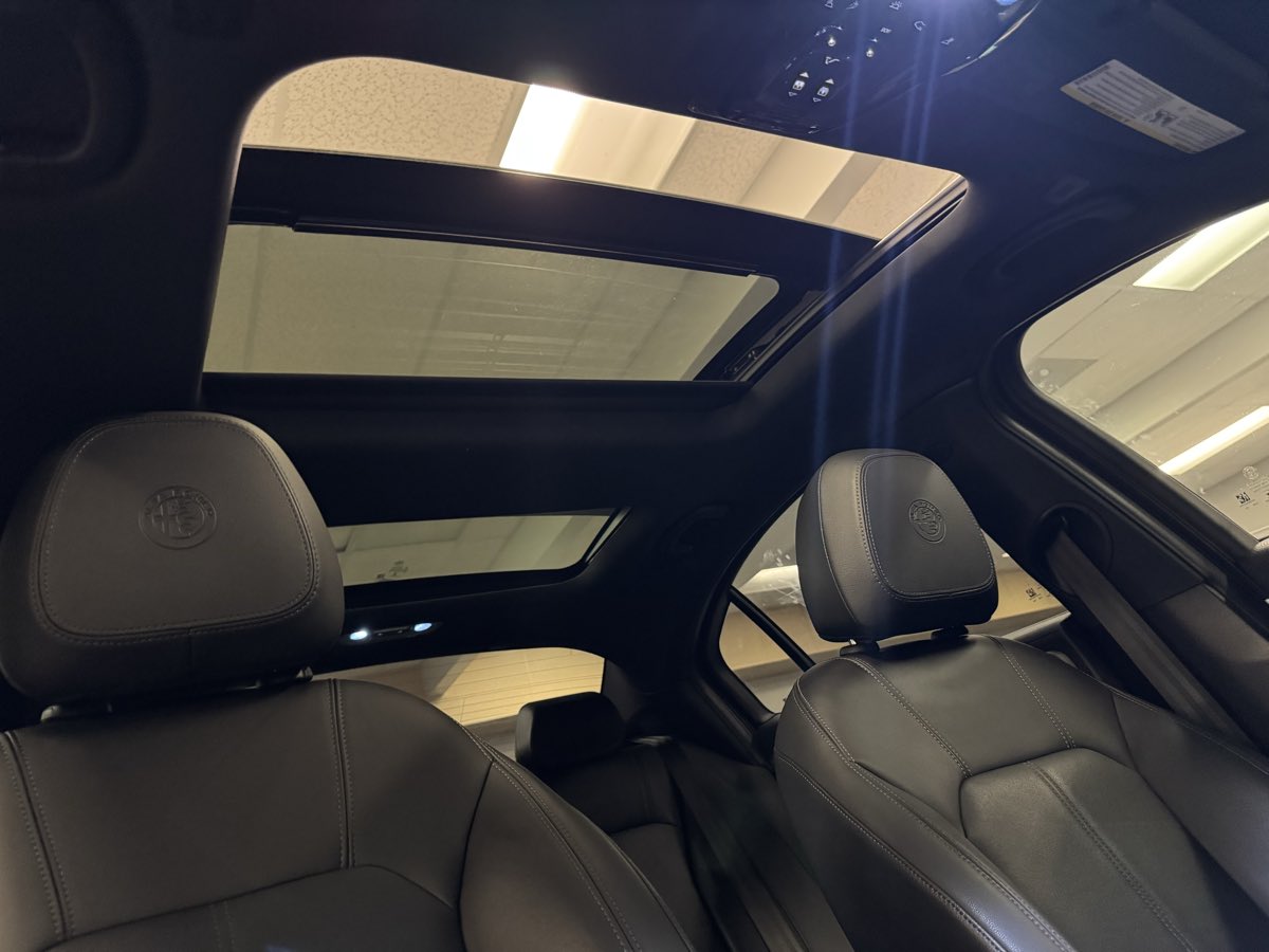 2023 Alfa Romeo Giulia Ti photo 49