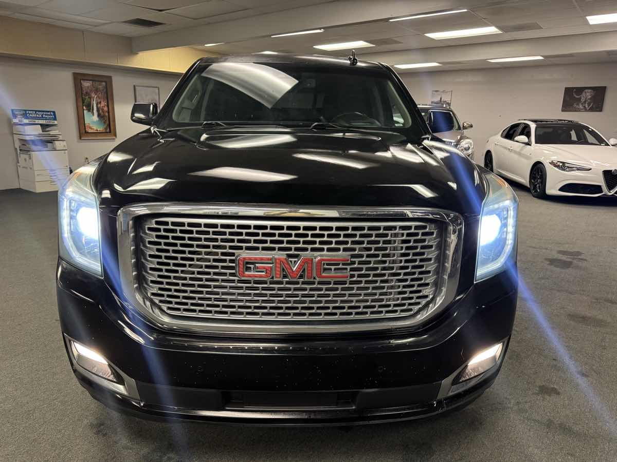 2016 Gmc Yukon Denali photo 2