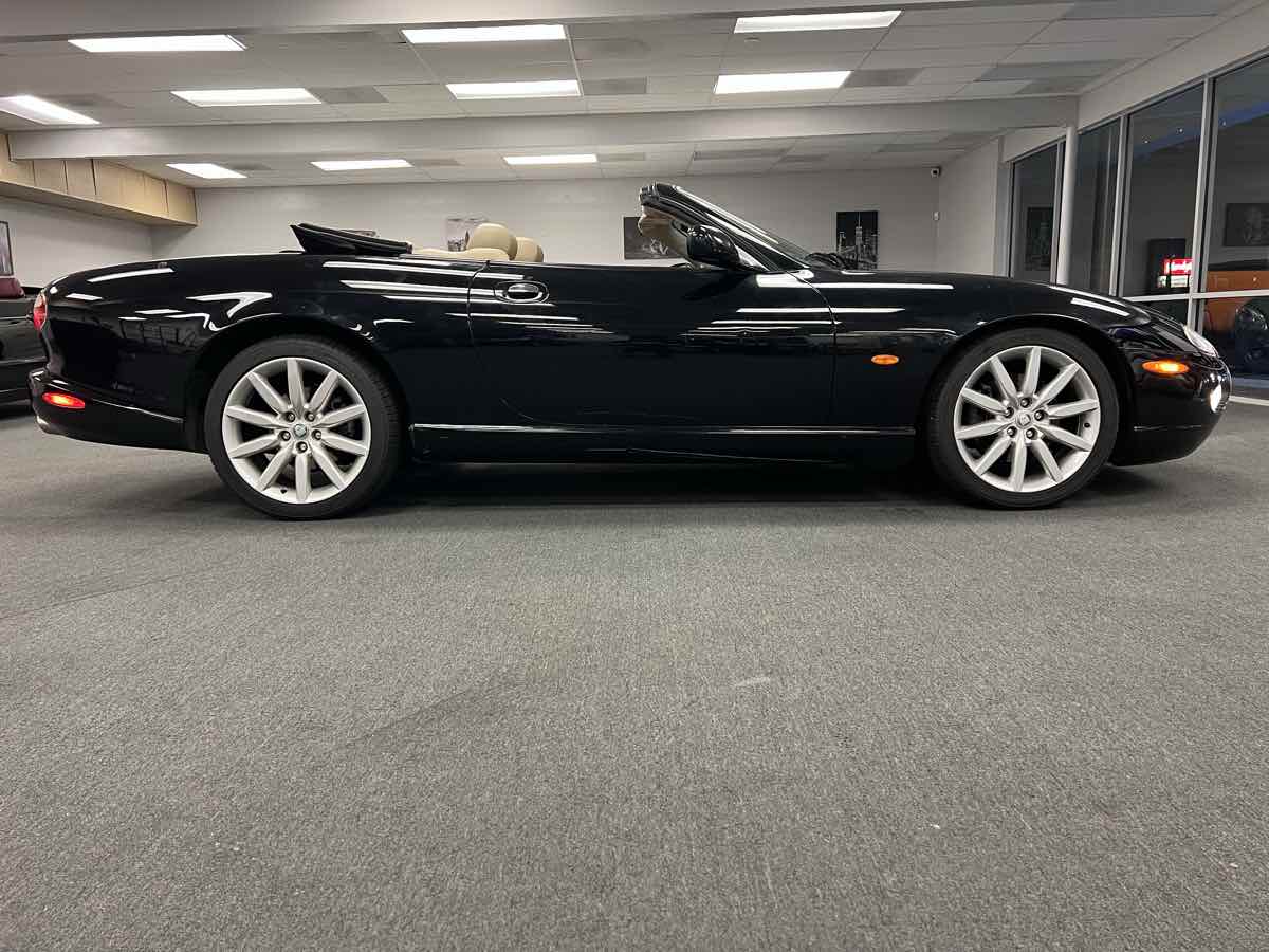 2005 Jaguar XK 8 photo 12