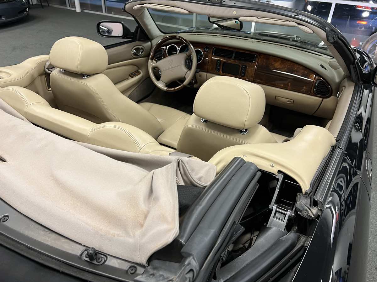 2005 Jaguar XK 8 photo 16