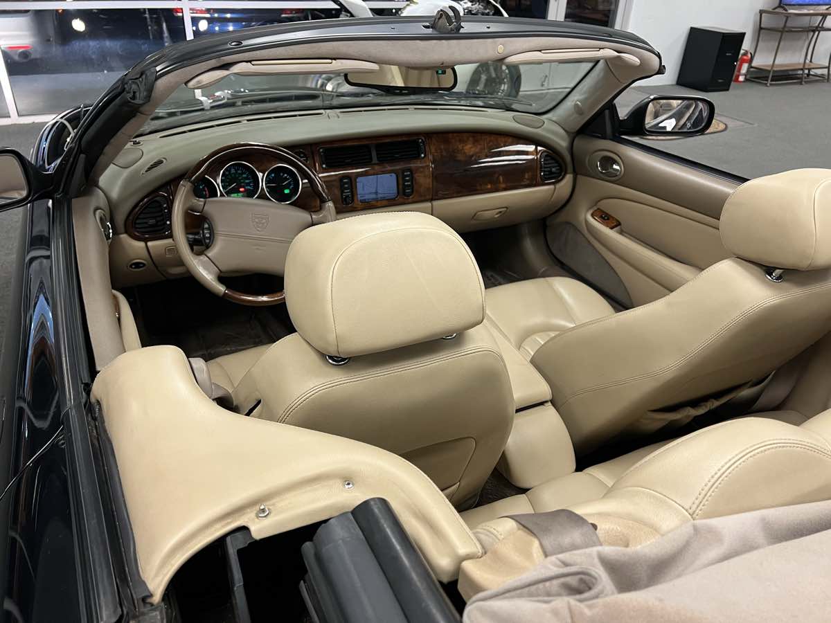 2005 Jaguar XK 8 photo 22