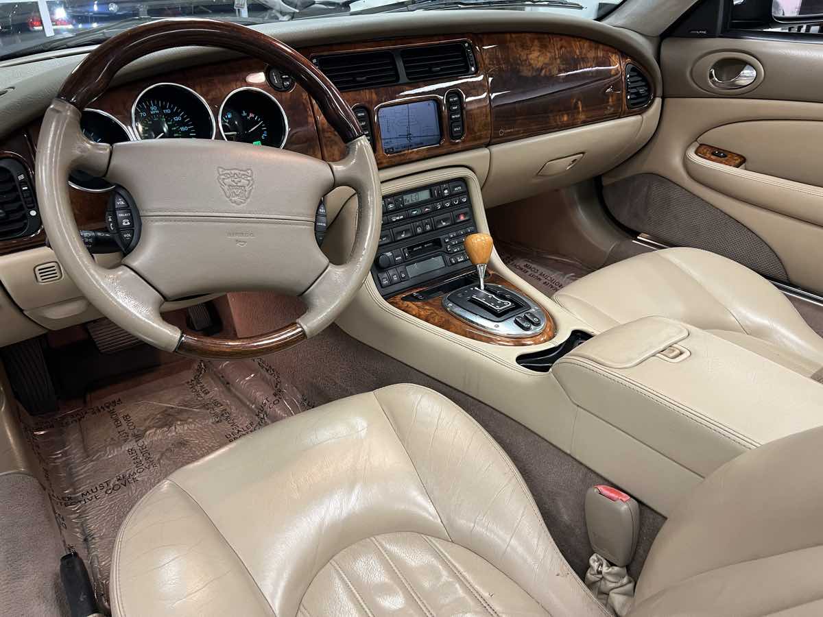 2005 Jaguar XK 8 photo 30