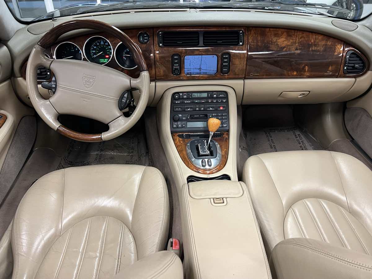2005 Jaguar XK 8 photo 31