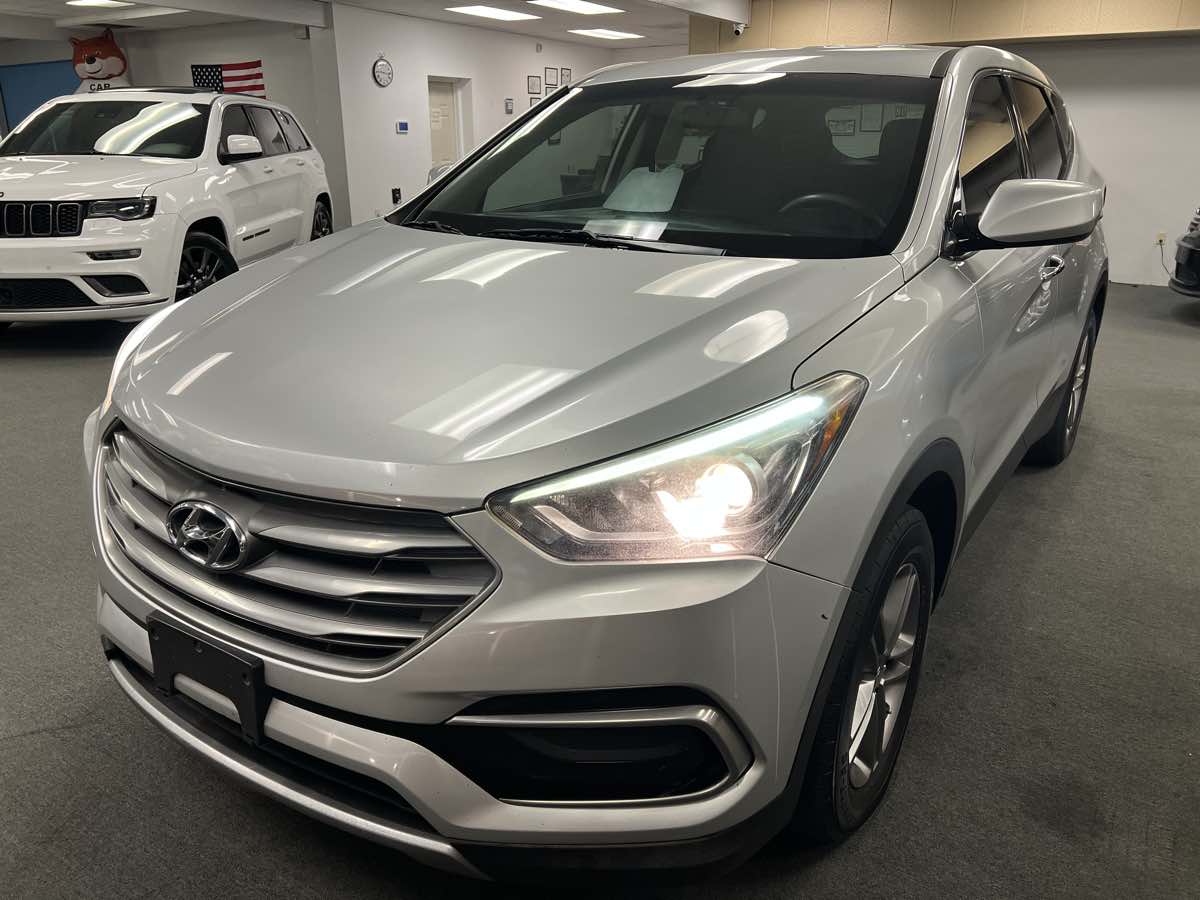 2017 Hyundai Santa Fe Sport photo 2