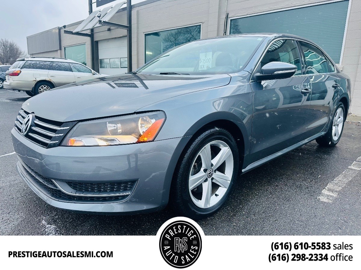 2012 Volkswagen Passat SE w/Sunroof