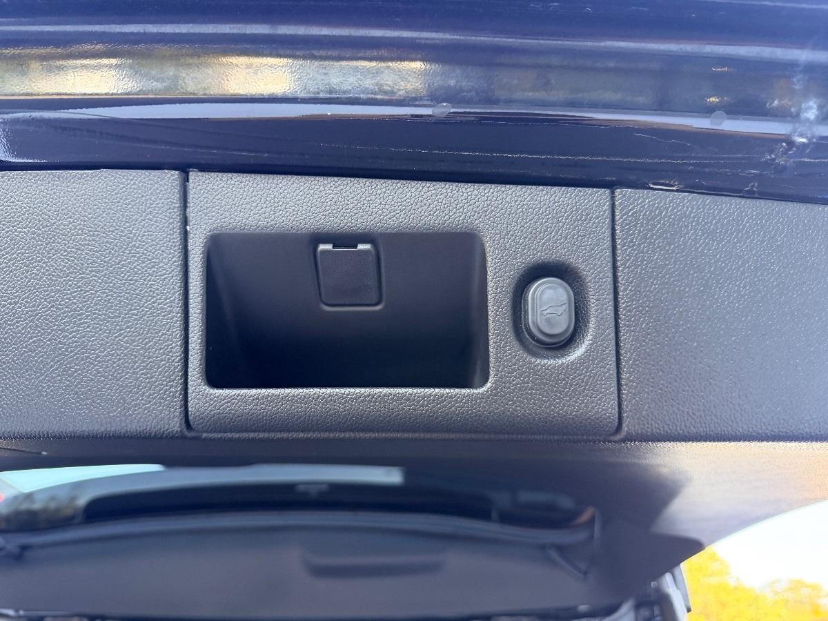 2018 Chevrolet Tahoe Premier - Photo 9