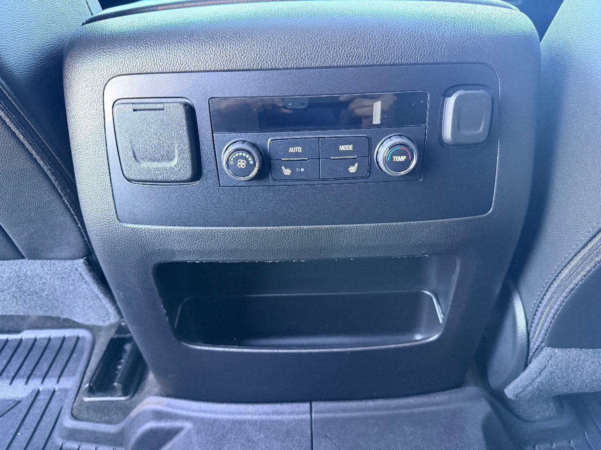 2018 Chevrolet Tahoe Premier - Photo 12