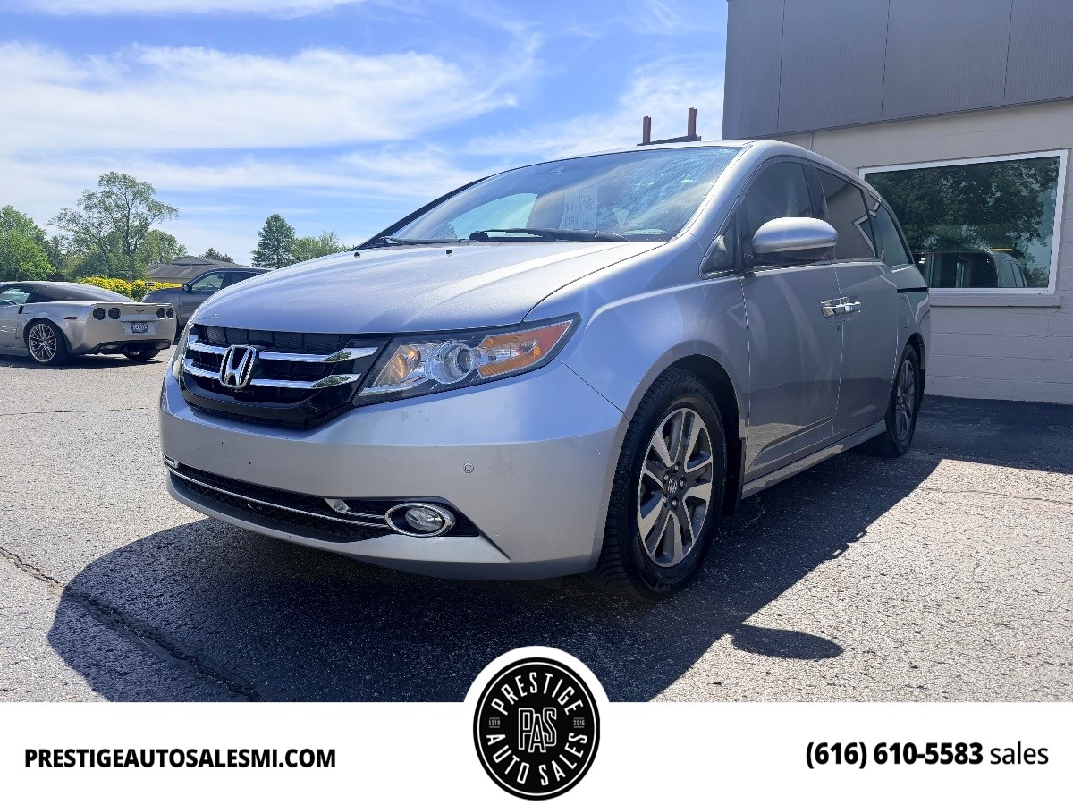 2016 Honda Odyssey Touring's photo