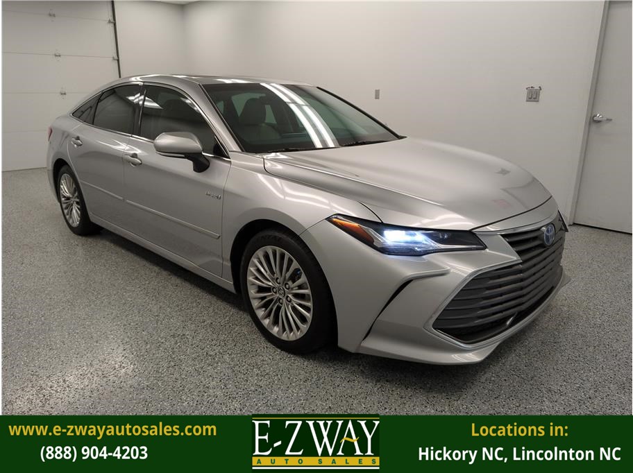 2019 Toyota Avalon Hybrid XLE