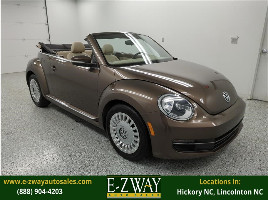 2013 Volkswagen Beetle Convertible 2.5L w/Tech