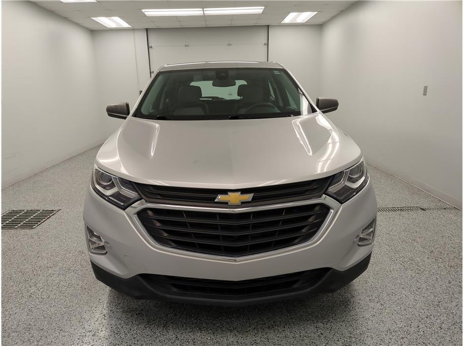 2021 Chevrolet Equinox LS photo 2