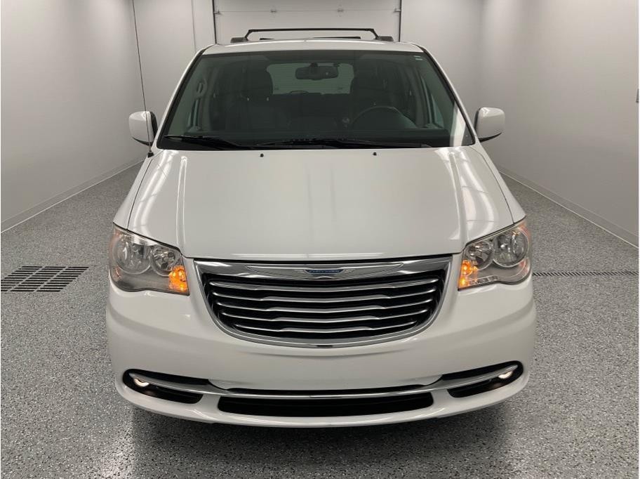 2014 Chrysler Town & Country Touring photo 2