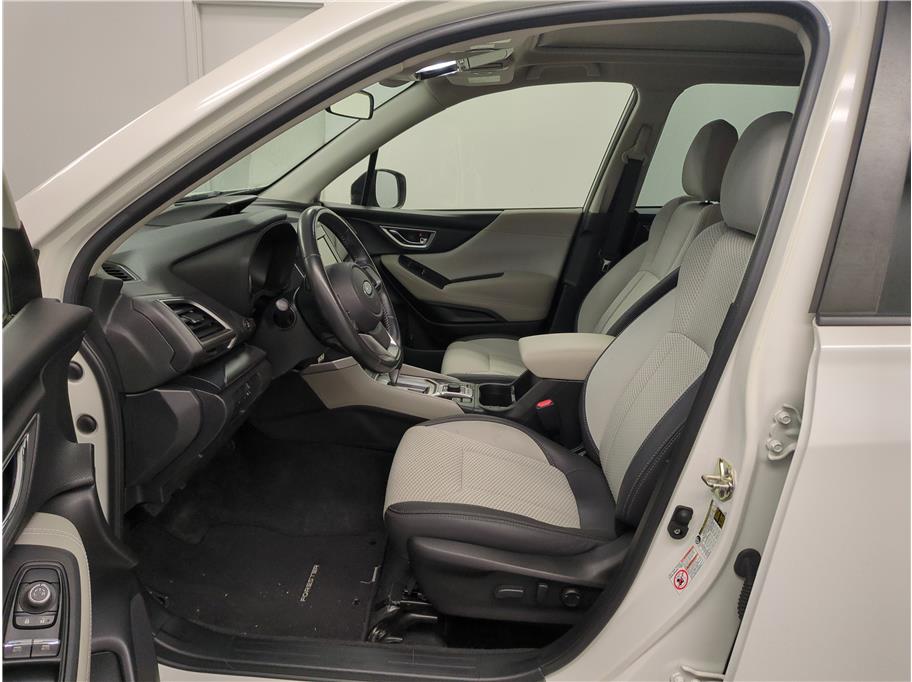 2020 Subaru Forester Premium photo 3