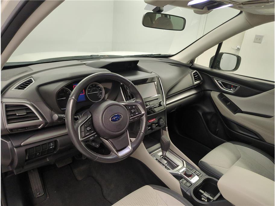 2020 Subaru Forester Premium photo 4