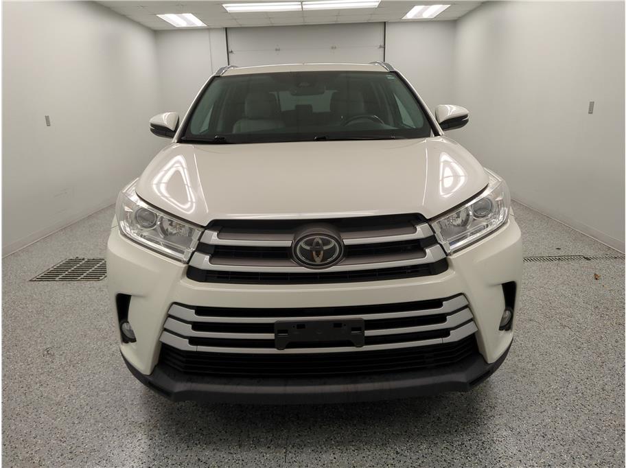 2019 Toyota Highlander SE photo 2