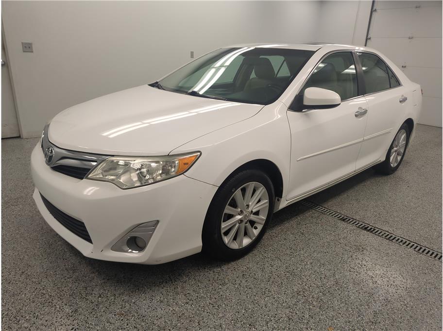 2012 Toyota Camry XLE photo 3