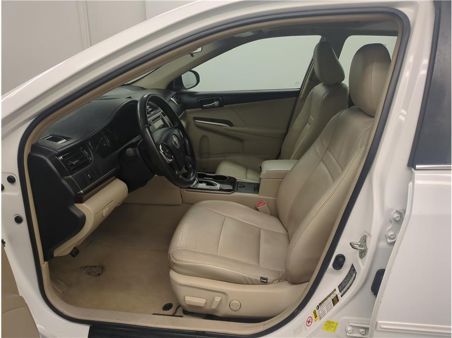 2012 Toyota Camry XLE photo 4