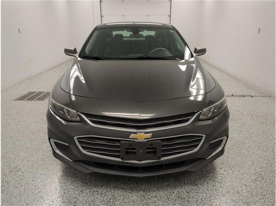 2018 Chevrolet Malibu LS photo 2