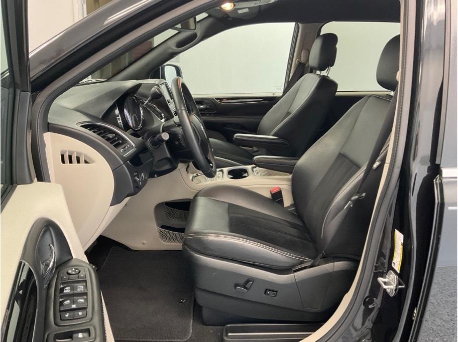 2018 Dodge Grand Caravan SXT photo 4