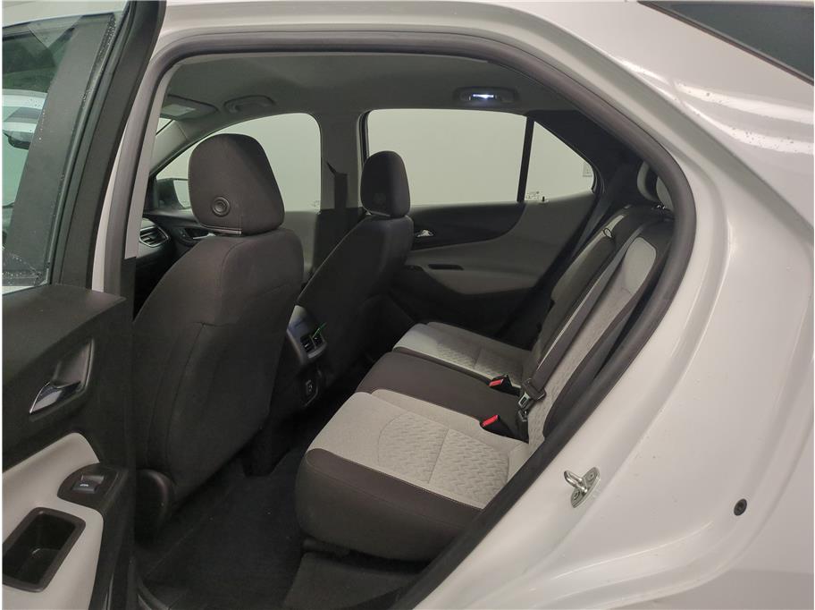 2022 Chevrolet Equinox LS photo 4