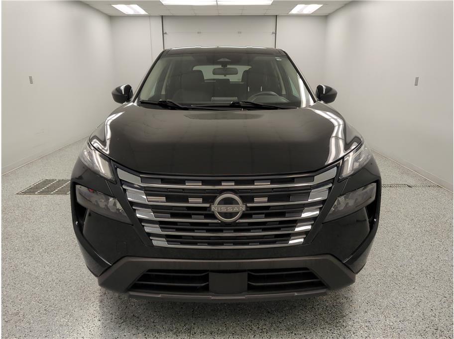 2024 Nissan Rogue SV photo 2