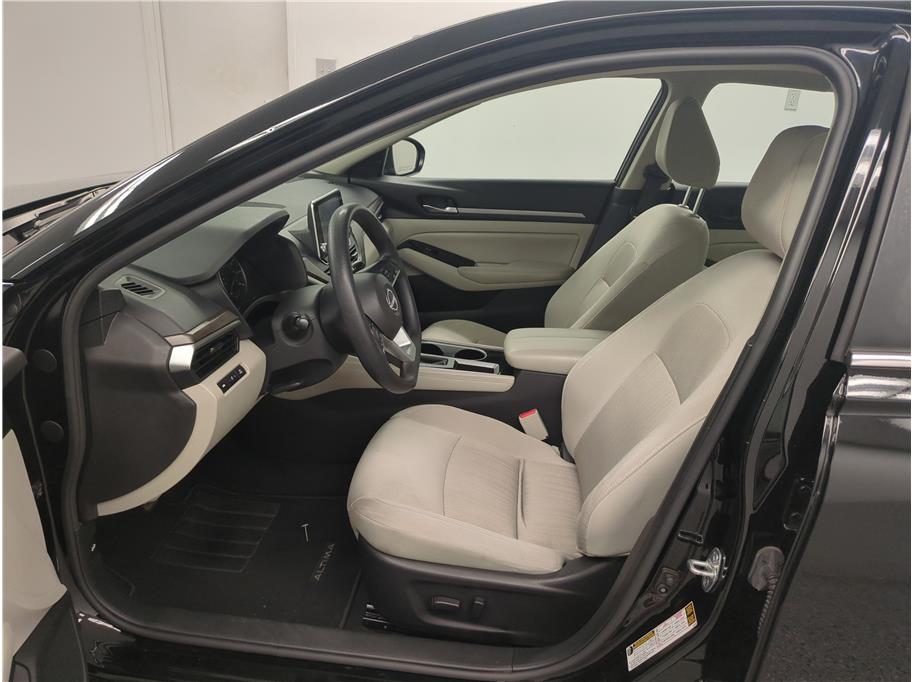 2023 Nissan Altima 2.5 SV photo 4