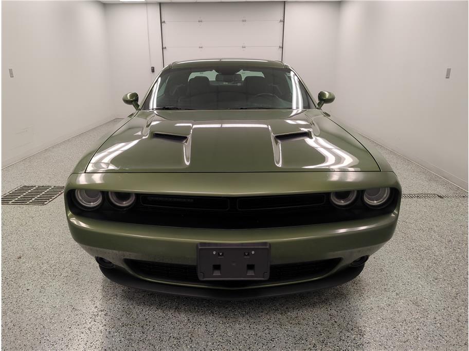 2018 Dodge Challenger SXT photo 2