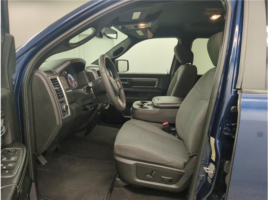 2022 Ram 1500 Classic Warlock photo 4