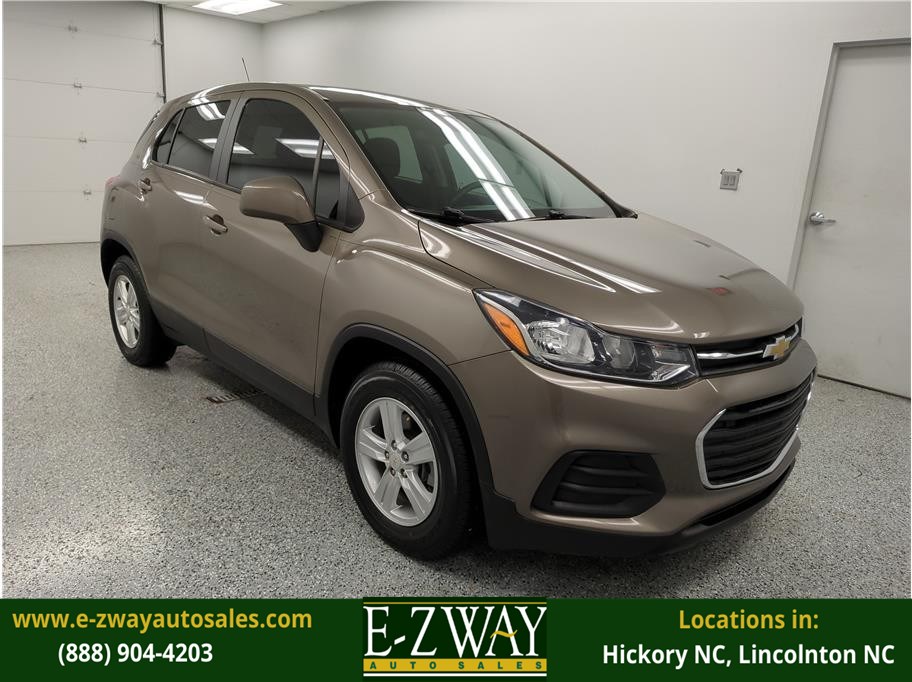 2020 Chevrolet Trax LS's photo