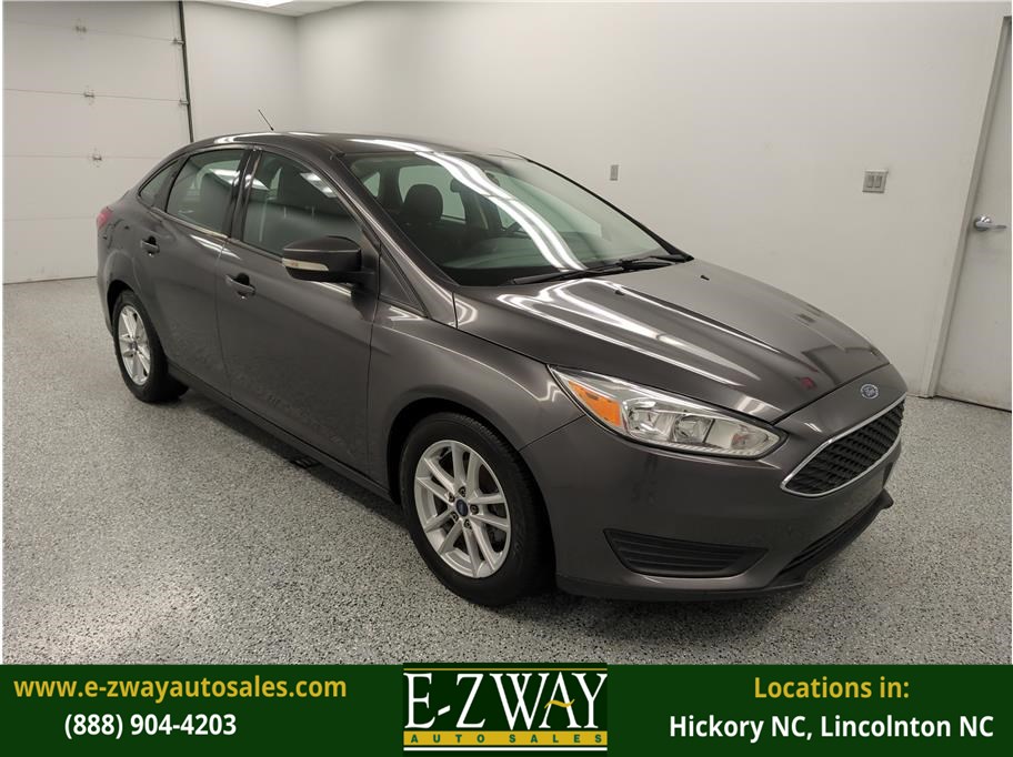 2016 Ford Focus Sedan SE's photo