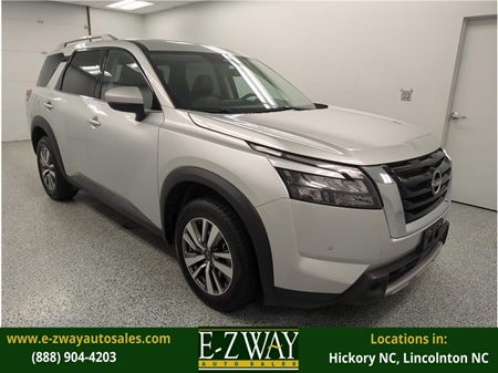 2025 Nissan Pathfinder SL
