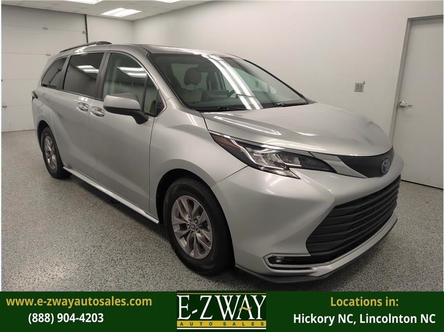 2023 Toyota Sienna XLE
