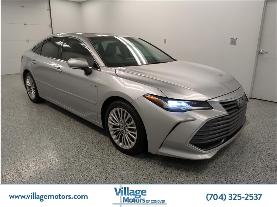 2019 Toyota Avalon Hybrid XLE