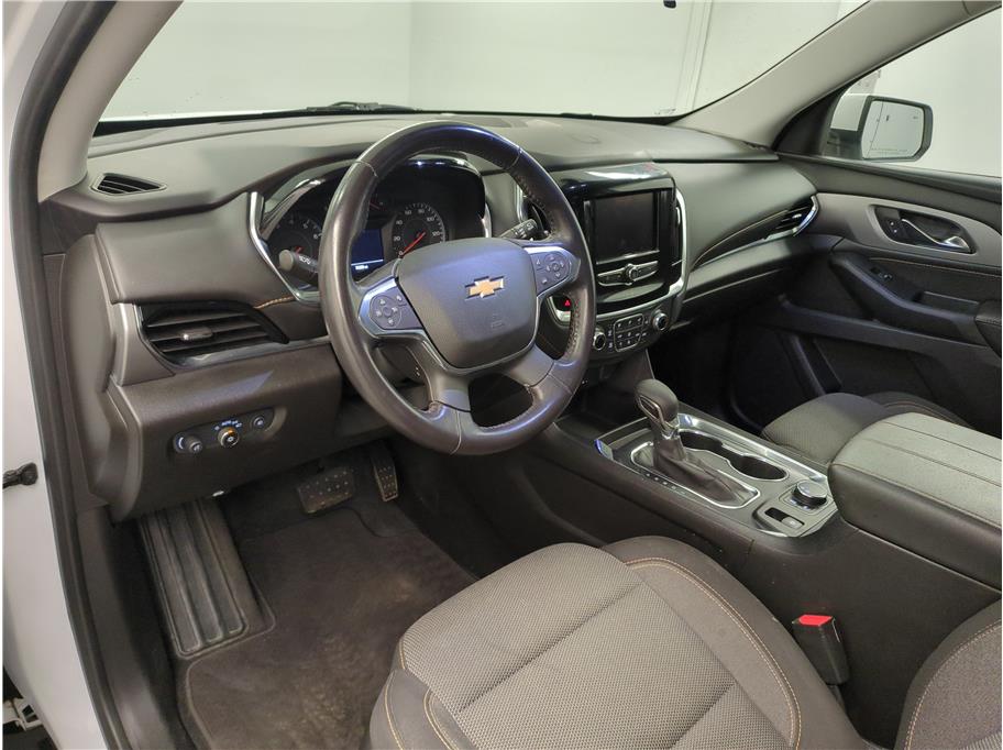 2021 Chevrolet Traverse Cloth photo 2