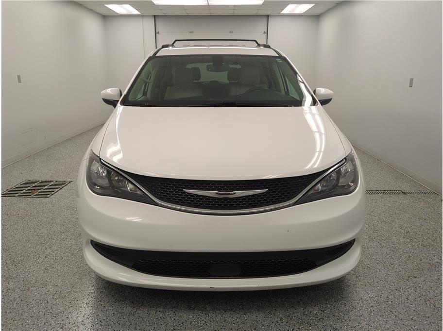 2021 Chrysler Voyager LXi photo 2